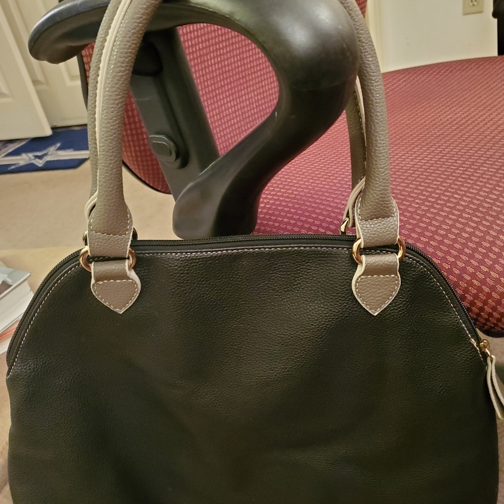 Kenneth Cole Bag